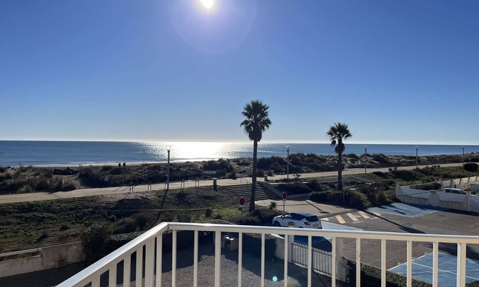 Marseillan Plage Apartment | Breathtaking sea view
