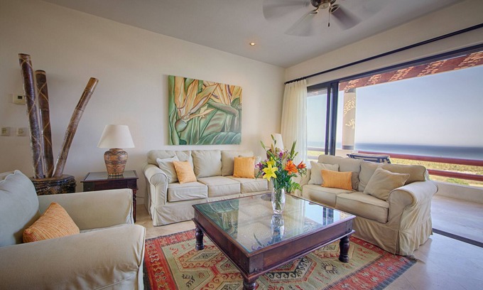 Zona Hotelera Condo | Breathtaking Sunset Ocean Views Fantastic 3BD Master-Suite