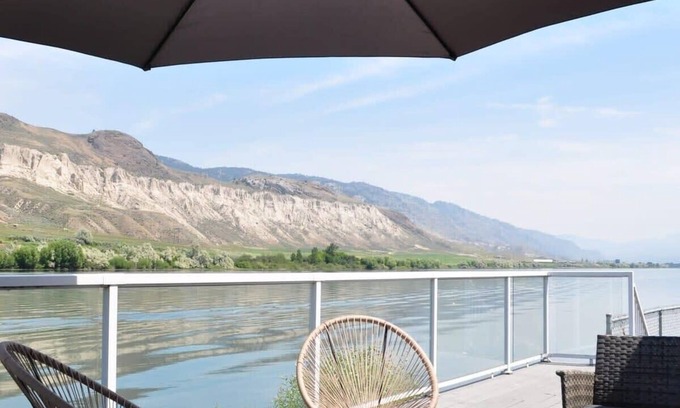Kamloops House | Breathtaking Thomson River view- 4 bedroom, 3 WC