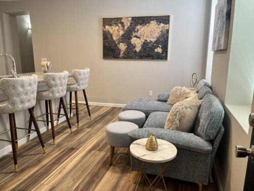 Newport Apartment | Breeze on Monmouth