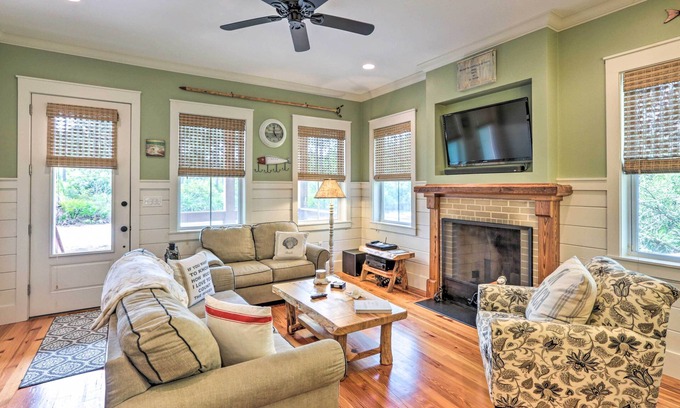Panacea House | Breezy Home w/Grills, Pool & Beach Access!