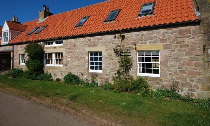 Chathill Cottage | BREMEL BARN, family friendly, with open fire in Low Newton-By-The-Sea
