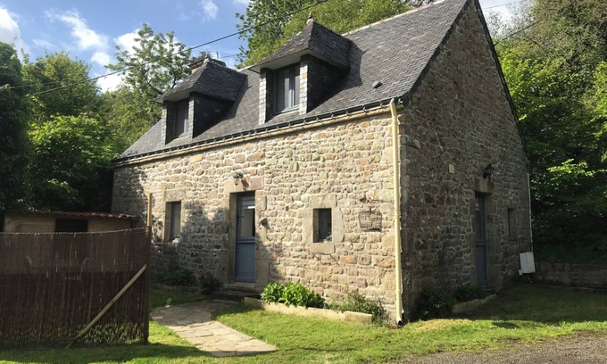 Locoal-Mendon House | Breton cottage in the countryside, calm & comfort