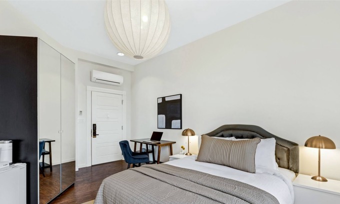 Downtown Baltimore Hotel | Brexton Hotel | Touchless Stunning Studio