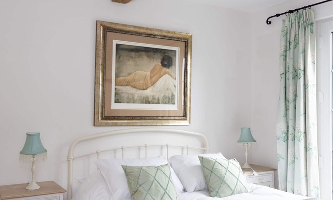 Milton Combe Cottage | Briardene Cottage-Deluxe-Private Bathroom-Countrys