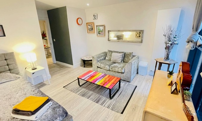 Hackney Downs Apartment | Brick lane modern Penthouse with city view