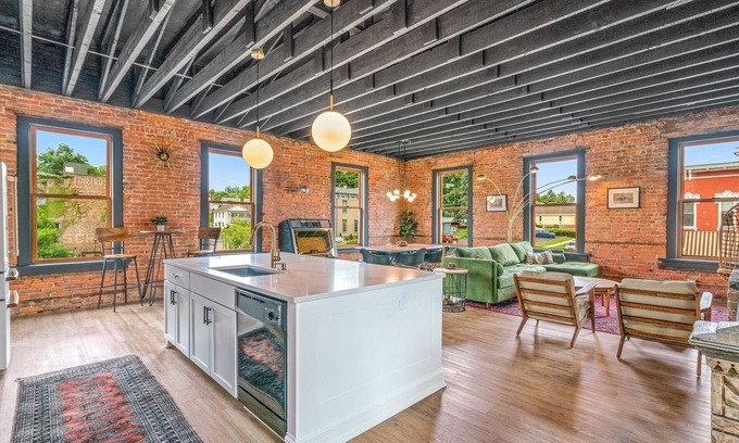 Canal Fulton Apartment | Brick Loft in Historic Downtown Canal Fulton