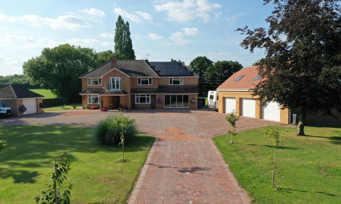 Malvern Bed & Breakfast | Bricket House
