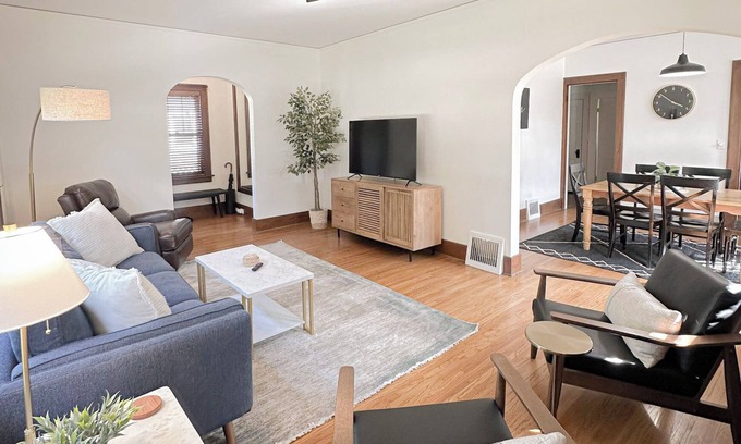 Kutzky Park House | Bricks - Main floor 2 bed/bath home, 2 car garage 3 blocks from Mayo Clinic!