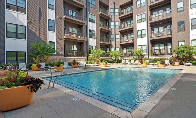 Dublin Condo | Bridge Park Luxe Summ