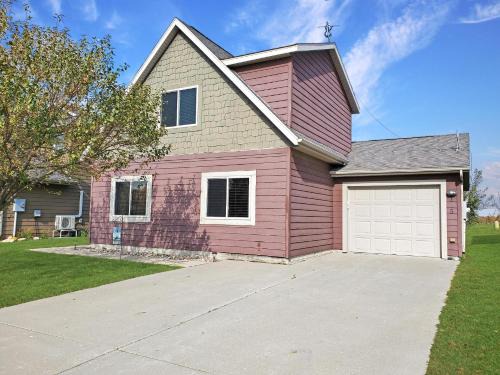 Spirit Lake Villa | Bridges Bay Vacation Cabin 115