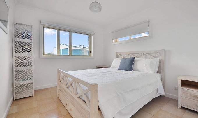 Cape Bridgewater Apartment | Bridgey Escape - Newly renovated with ocean views!!