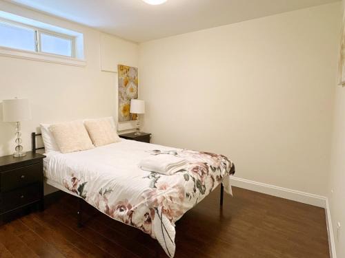 Sunset Apartment | Bright 1-Bedroom Garden Suite, Sleeps 4, Near Downtown & YVR