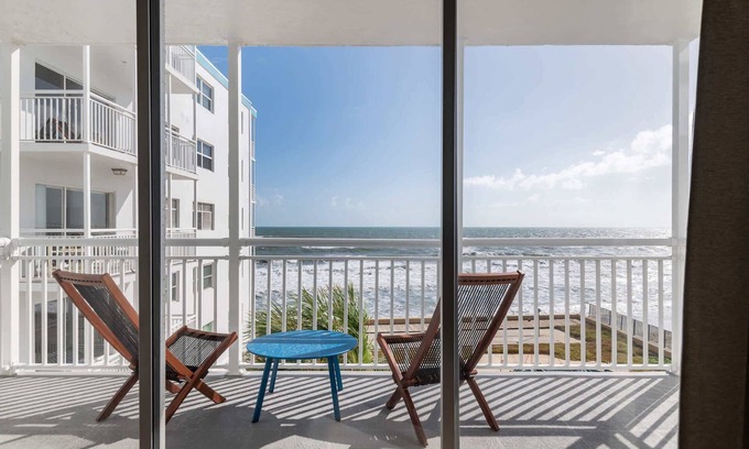 South Patrick Shores Apartment | Bright 2-Bed Beach Condo w/Oceanfront Balcony