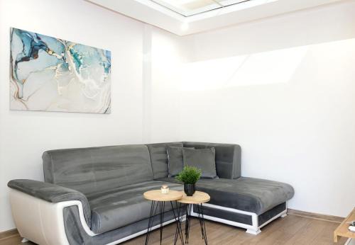 Odesos Apartment | Bright 2-Bedroom Apartment Near Varna City Center by Flat Mаnаger