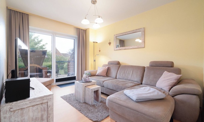Lemkenhafen Apartment | Bright 2-room apartment for 4 people with terrace, dog and WLAN