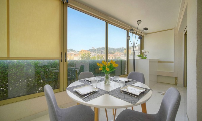 Cannes City Centre Apartment | BRIGHT 3 ROOMS WITH LOGGIA A2B259