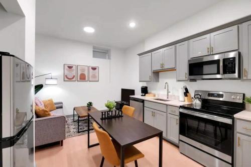 Downtown Louisville Apartment | Bright and Modern Studio in Louisville # 103