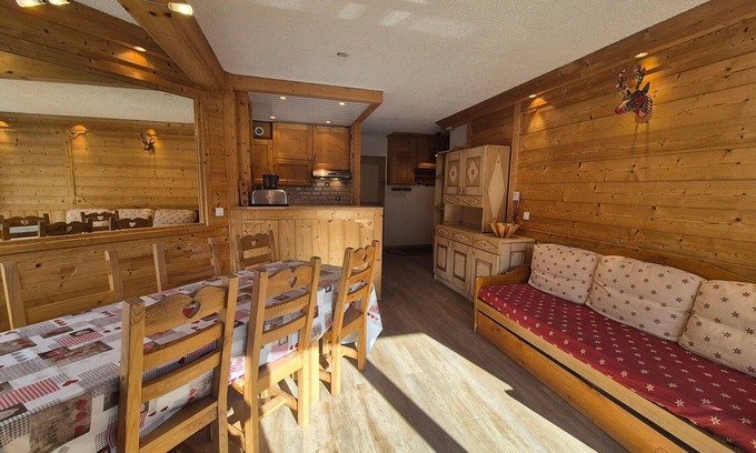 Val Claret Apartment | Bright and Renovated Apartment · Near Slopes · Balcony · Sleeps 8