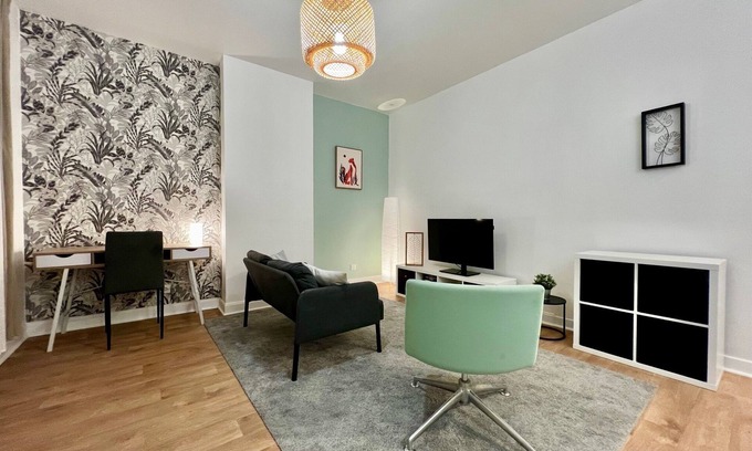 Saint-Quentin Apartment | Bright and spacious apartment