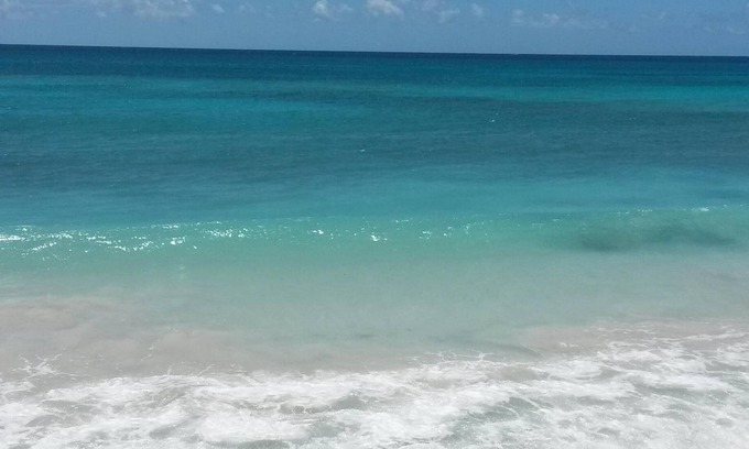 Welches Apartment | Bright and Spacious! Just Steps To The Beach!