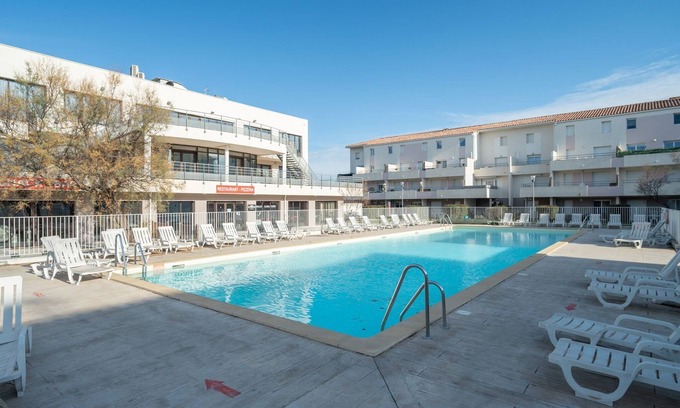 Le Grau-Du-Roi Apartment | Bright Apartment Near the Sea