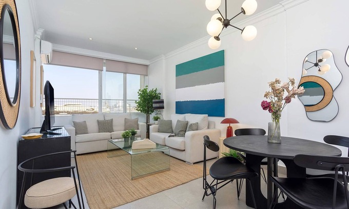 Encarnacion-Regina Apartment | Bright Apartment with Views of Metropol Parasol. Campana