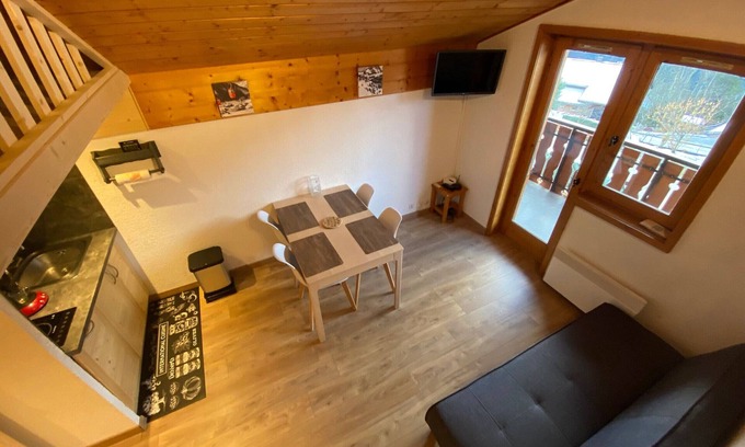 Chatel Apartment | Bright apt with loft, 2 balconies, 200m from lifts