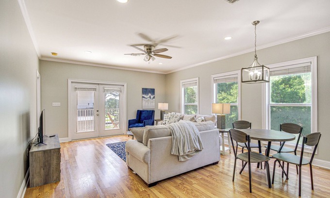 Biloxi Condo | Bright Biloxi Condo: Walk to the Beach!