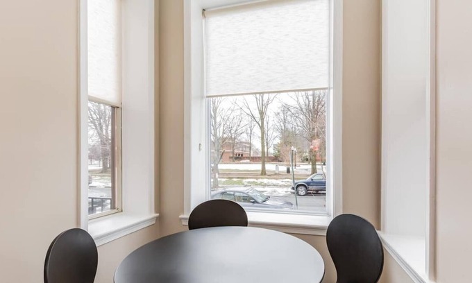North Capitol Street Condo | Bright, Central Shaw Rowhouse Condo 1bd/1ba with Patio | Long-Term
