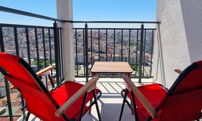 Kagithane Apartment | Bright & City View