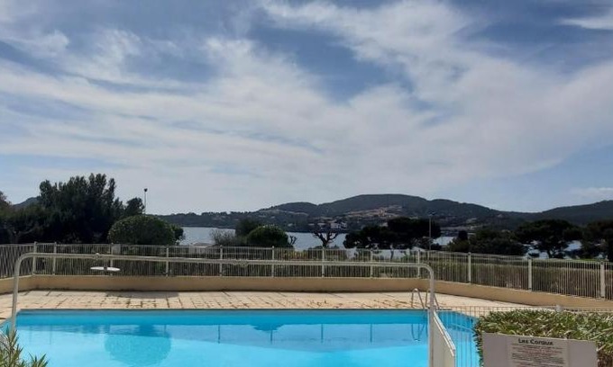 Agay Apartment | Bright cocoon with pool - facing the sea