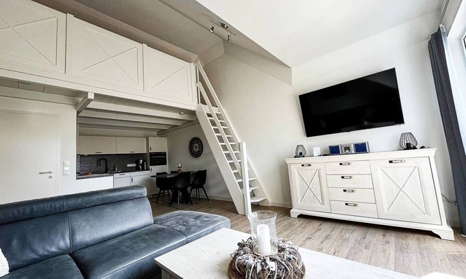 Zingst Apartment | Bright, comfortably furnished apartment directly on the dike and beach! - Residence