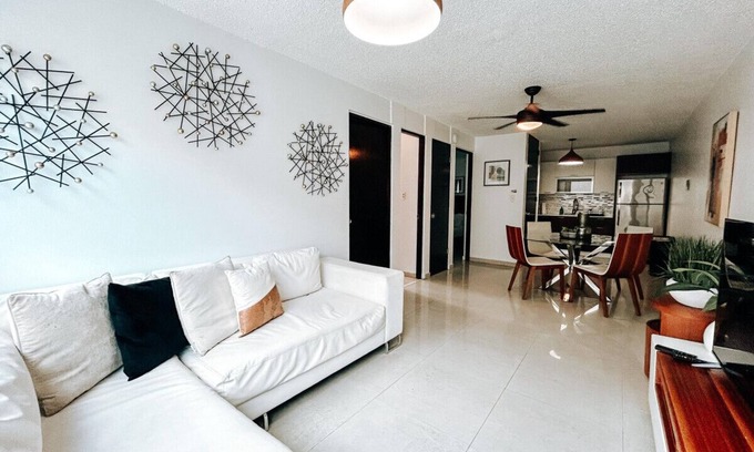 Santurce Villa | Bright, Comfy Apt @ Miramar