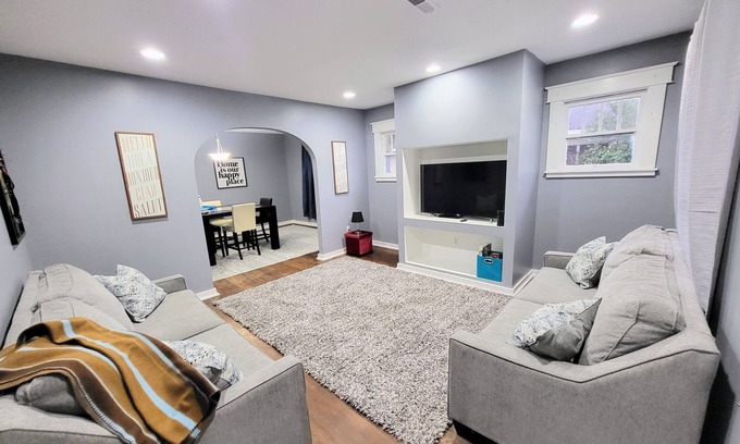 Crestline Heights House | Bright & Cozy, near downtown & hiking trails