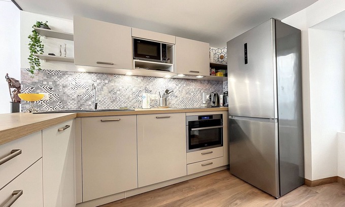 Saugues Bed & Breakfast | Bright family room with children’s area in Saugues