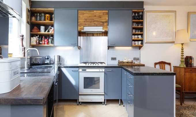 West Kensington House | Bright Horizons, by Veeve