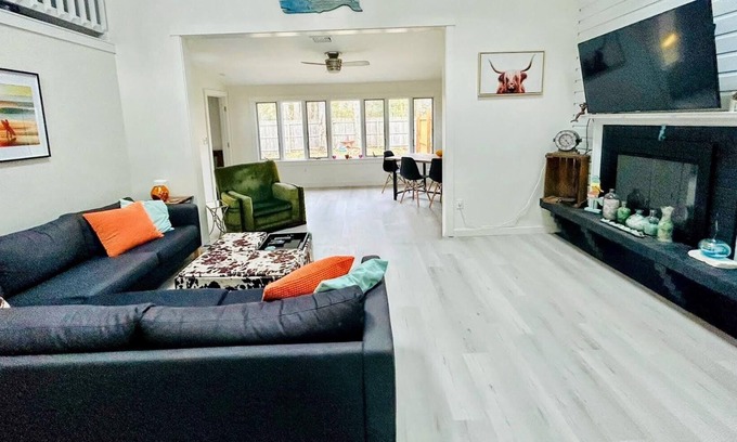 Fairhaven House | Bright Modern Beach House with loft just a 10 minute walk to West Island Beach
