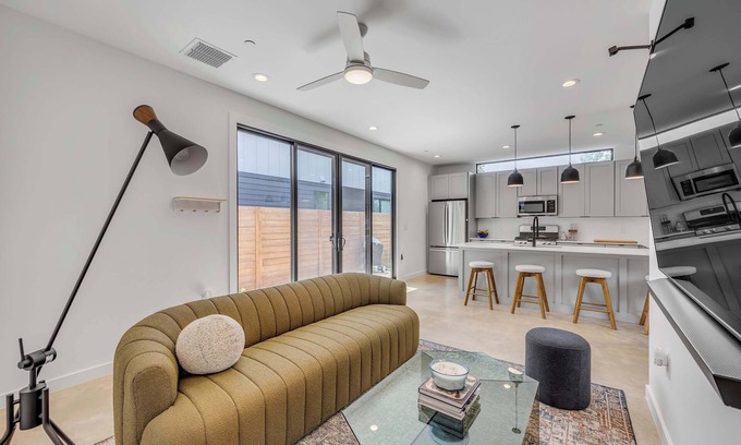 Govalle House | Bright Modern, Boggy Creek - Eastside Urban Dream