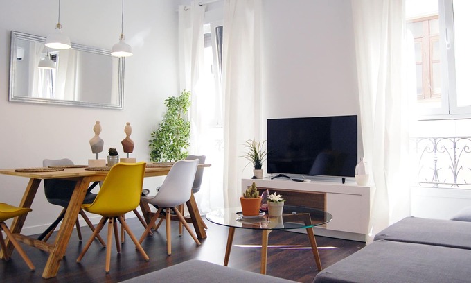 Cortes Apartment | Bright & New - 2BD 2BTH - CITY CENTER (CORTES)