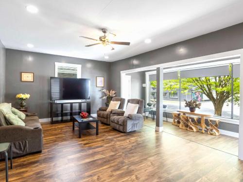 New Albany House | Bright New Albany Home 12 Mi to Churchill Downs