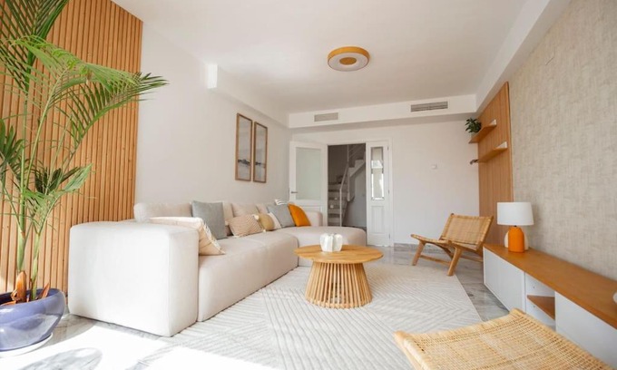 Marbella Apartment | Bright Nordic style penthouse in beachside resort