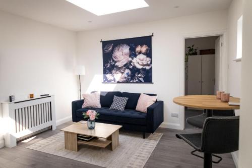 Amersham Apartment | Bright one bedroom apartment with garden
