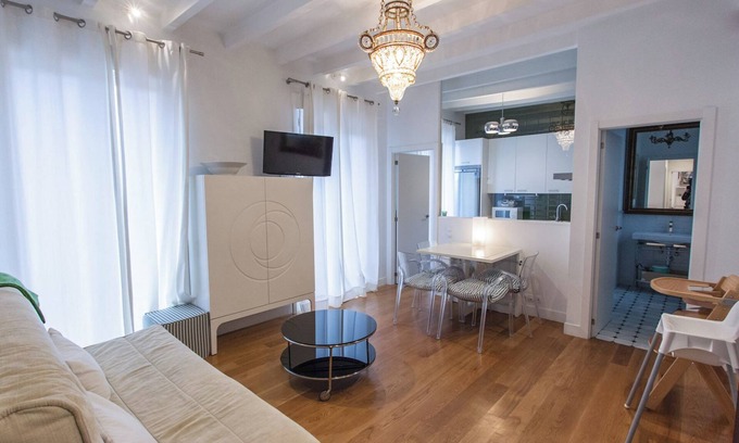 San Sebastian Centro Apartment | Bright Penthouse with huge terrace & AC in City Center