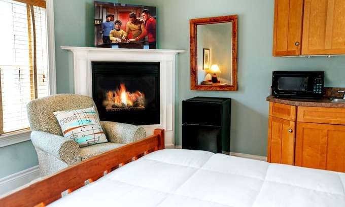 Provincetown Hotel | Bright Queen Room with Fireplace & Skylight - Steps from Downtown Provincetown