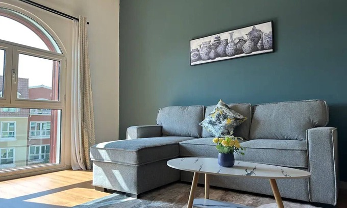 Discovery Gardens Condo | Bright renovated 1 Bedroom Next to Metro Mallnn