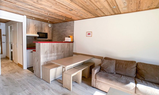Val Claret Apartment | Bright Renovated Studio near Slopes with Balcony - Pet Friendly