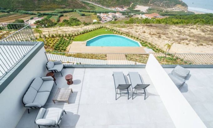 Caparica Apartment | Bright & Stylish Retreat by the Sea Near Ericeira