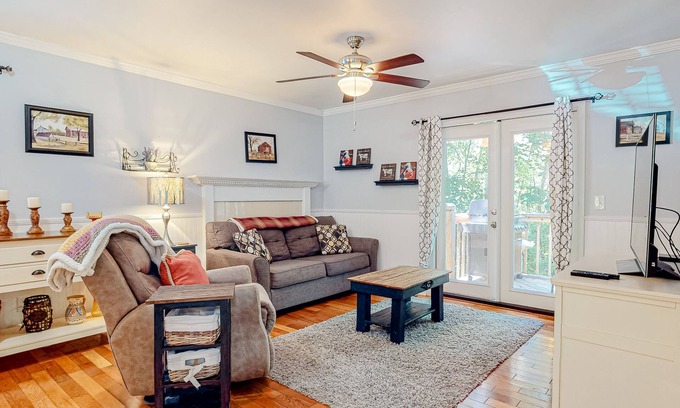 Sautee Nacoochee Cabin | Bright woodland home with deck & firepit - near activities & vineyards -1 dog OK