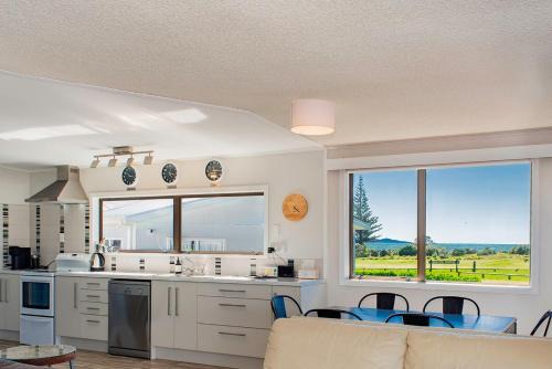 Waihi Beach House | Brighton family bach - sea views